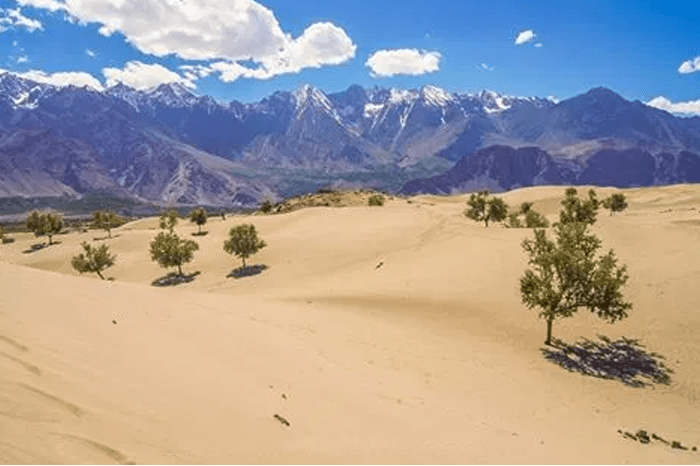 Sarfarangah Desert in Skardu